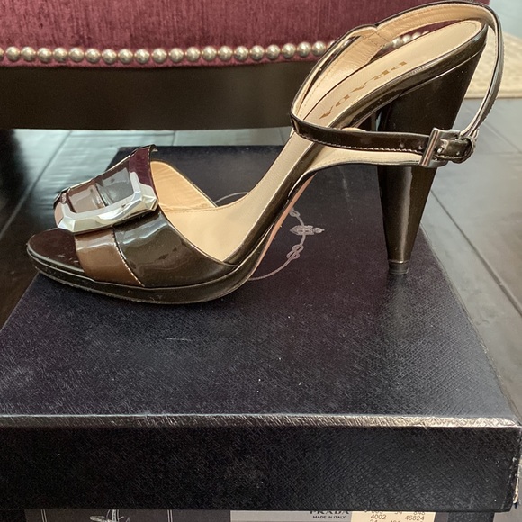 Prada heels - Picture 2 of 4